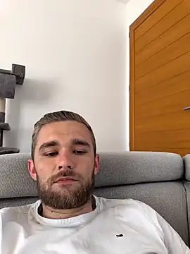 Benjamiinlt online show from 04/23/26, 02:41