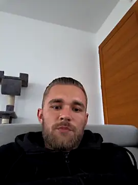 Benjamiinlt online show from 05/05/26, 06:38