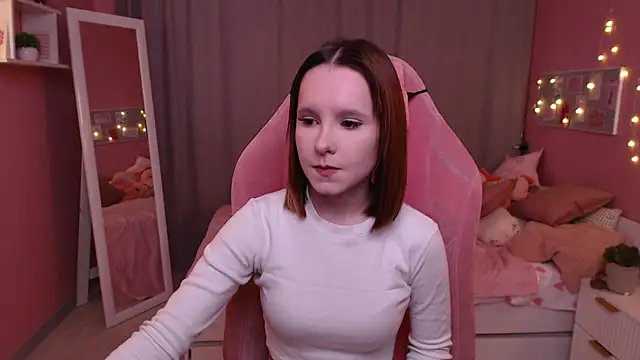 Haya Harareet online show from 02/12/26, 07:47