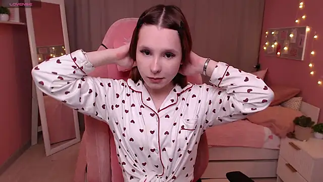 Haya Harareet online show from 02/14/26, 07:38