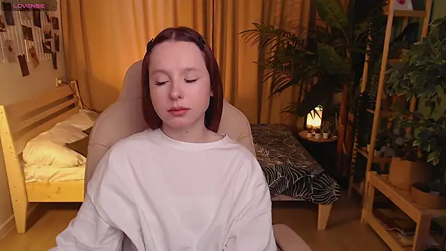 Haya Harareet online show from 02/21/26, 08:04