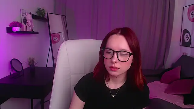 Haya Harareet online show from 03/18/26, 07:33