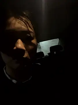 Snapshot of mo-mo-69 chatting on 01/10/26, 12:40 mo-mo-69 online show from 01/10/26, 12:40