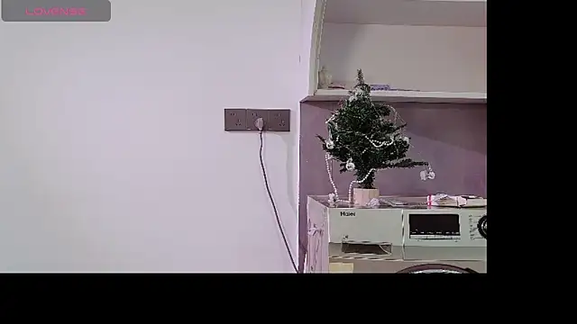 Snapshot of mo-mo-69 chatting on 04/14/26, 08:53 mo-mo-69 online show from 04/14/26, 08:53