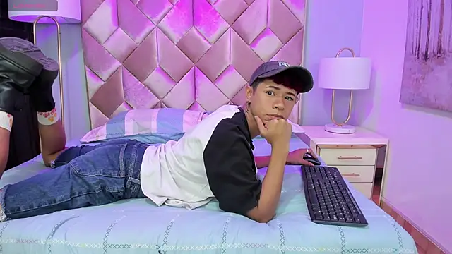 Snapshot of Dante_x06 chatting on 01/06/26, 12:20 Dante x06 online show from 01/06/26, 12:20