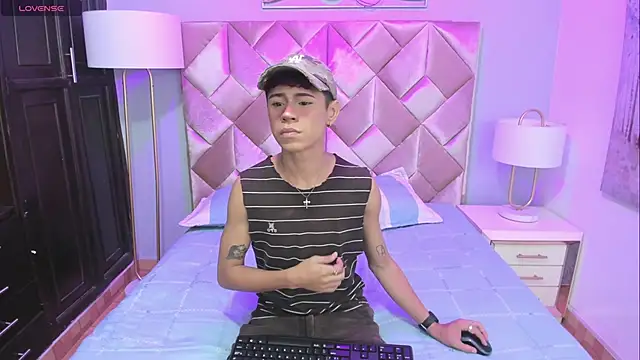 Snapshot of Dante_x06 chatting on 01/13/26, 11:59 Dante x06 online show from 01/13/26, 11:59