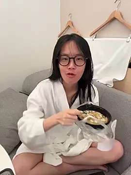 PetiteTight online show from 03/27/26, 06:07