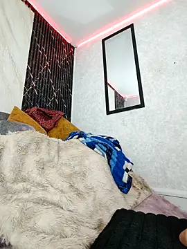 Snapshot of Isis_Hot__ chatting on 02/28/26, 12:06 Isis Hot online show from 02/28/26, 12:06