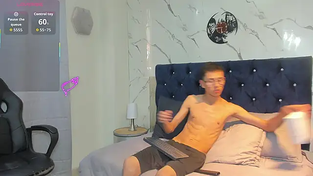 asher lux online show from 04/24/26, 08:11