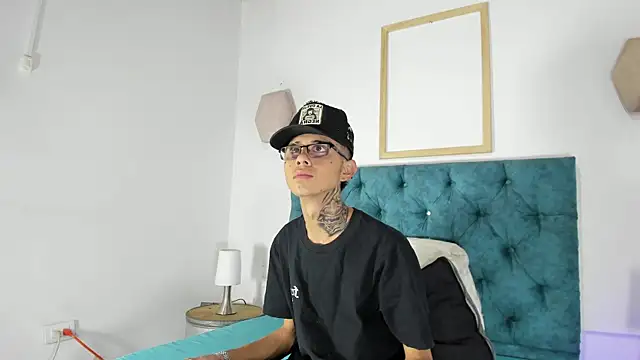 asher lux online show from 07/18/26, 07:39