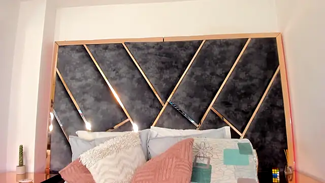 Chloe Connor online show from 02/20/26, 12:51