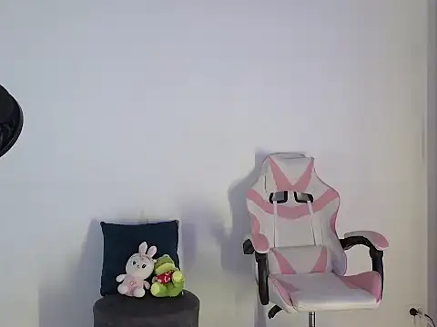 Daphne Grayy online show from 04/22/26, 05:03