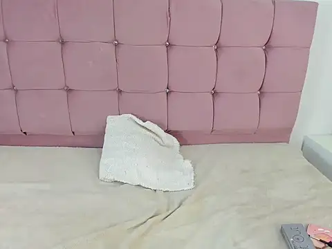 MiaKleinX online show from 02/13/26, 10:28