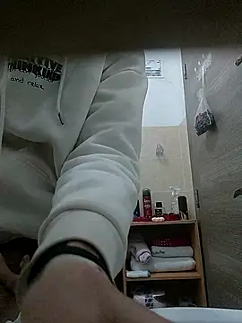 Snapshot of lhow chatting on 01/08/26, 06:21 lhow online show from 01/08/26, 06:21