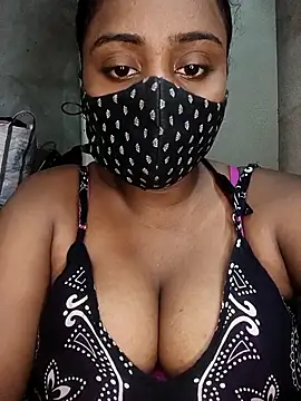 Hotty Nishaa online show from 04/17/26, 08:23