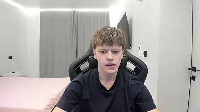 bonekoambalabu online show from 04/08/26, 05:57