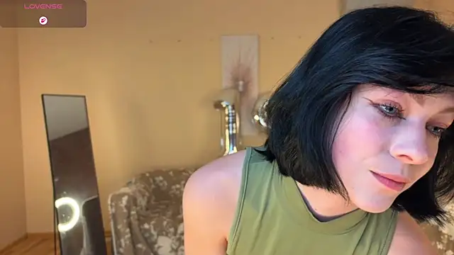 E1ara online show from 05/18/26, 08:31