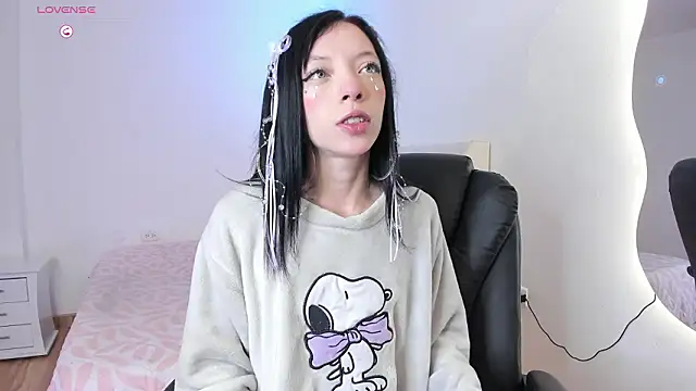 Snapshot of Diamond__cherry69 chatting on 02/24/26, 01:53 Diamond cherry69 online show from 02/24/26, 01:53