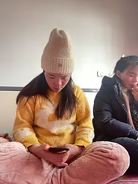 Snapshot of Faded_pink chatting on 01/06/26, 02:04 Faded pink online show from 01/06/26, 02:04