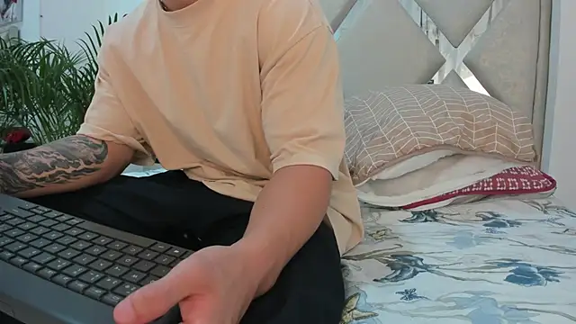 Liam saint online show from 03/03/26, 12:11