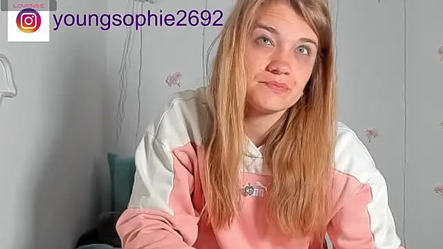 YoungSophie online show from 04/26/26, 08:34