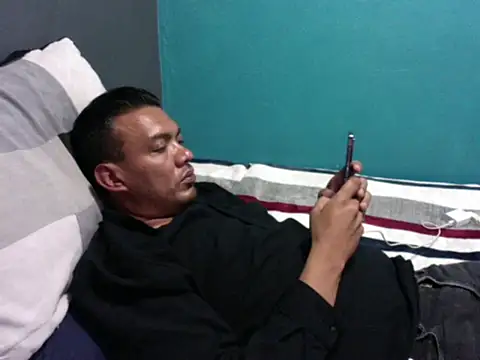 latinomoreno95 online show from 05/18/26, 05:24