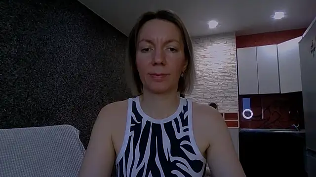 Amanda Luxe online show from 02/06/26, 03:11