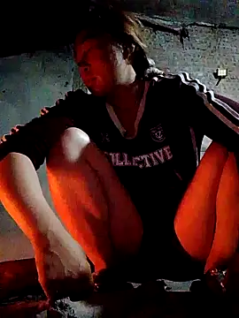 Fading roses online show from 04/11/26, 08:57