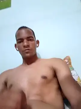 Snapshot of peubaianop19c chatting on 02/11/26, 10:26 peubaianop19c online show from 02/11/26, 10:26