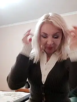 Snapshot of MiraStar984 chatting on 02/05/26, 03:27 MiraStar984 online show from 02/05/26, 03:27