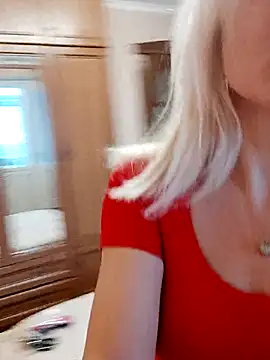 Snapshot of MiraStar984 chatting on 02/15/26, 09:52 MiraStar984 online show from 02/15/26, 09:52