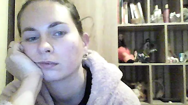 Snapshot of VikiLove765 chatting on 01/07/26, 11:40 VikiLove765 online show from 01/07/26, 11:40