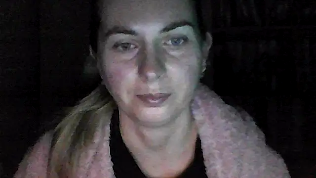 Snapshot of VikiLove765 chatting on 01/09/26, 12:02 VikiLove765 online show from 01/09/26, 12:02