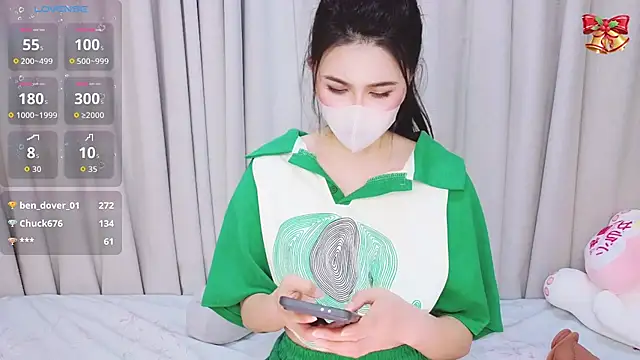 Snapshot of 1-Emma-1 chatting on 01/15/26, 01:37 1-Emma-1 online show from 01/15/26, 01:37