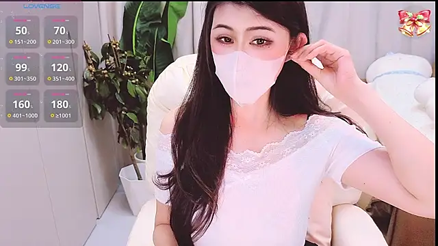 Snapshot of 1-Emma-1 chatting on 07/07/26, 11:14 1-Emma-1 online show from 07/07/26, 11:14