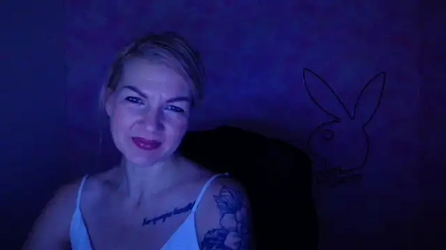 Snapshot of Madonna_Fire chatting on 01/09/26, 12:41 Madonna Fire online show from 01/09/26, 12:41