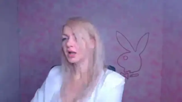 Snapshot of Madonna_Fire chatting on 01/10/26, 12:40 Madonna Fire online show from 01/10/26, 12:40