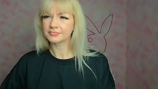 Snapshot of Madonna_Fire chatting on 03/04/26, 12:33 Madonna Fire online show from 03/04/26, 12:33