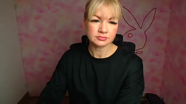 Snapshot of Madonna_Fire chatting on 03/09/26, 12:20 Madonna Fire online show from 03/09/26, 12:20