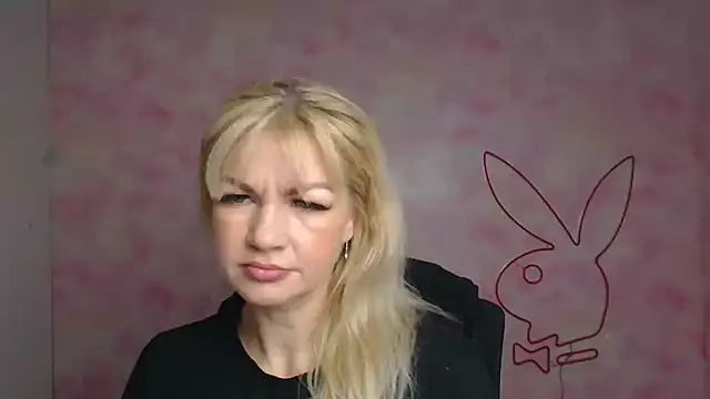 Snapshot of Madonna_Fire chatting on 03/26/26, 12:33 Madonna Fire online show from 03/26/26, 12:33