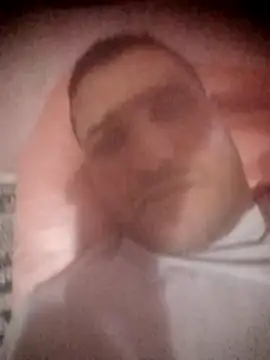 Snapshot of Yassine_1985 chatting on 07/05/26, 11:17 Yassine 1985 online show from 07/05/26, 11:17