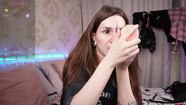 Alice Goth online show from 01/19/26, 03:43