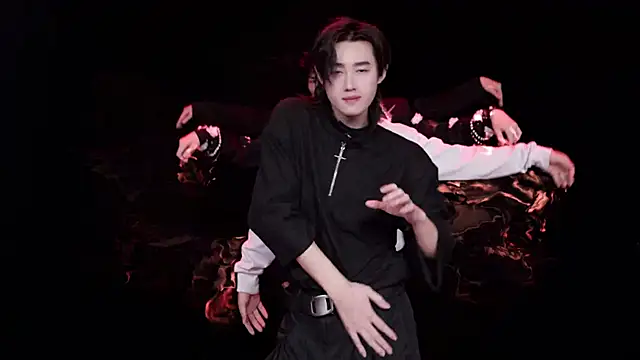 Snapshot of EXO-cbz chatting on 02/04/26, 07:58 EXO-cbz online show from 02/04/26, 07:58