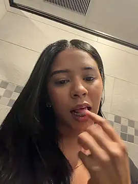 AnahiSkye online show from 04/09/26, 05:51