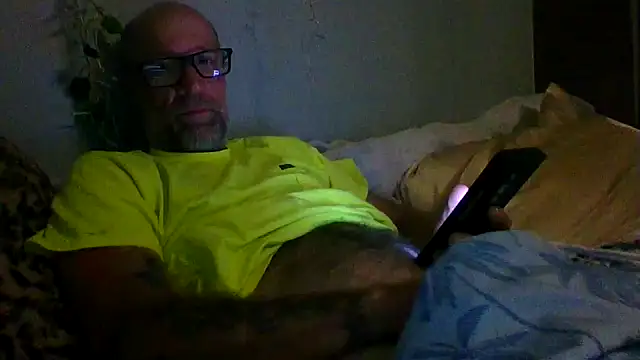 Snapshot of tittycum3636 chatting on 07/20/26, 04:05 tittycum3636 online show from 07/20/26, 04:05