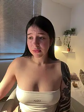 evelynrosess1 online show from 02/23/26, 11:02