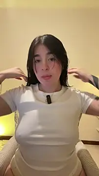 Snapshot of evelynrosess1 chatting on 07/10/26, 12:37 evelynrosess1 online show from 07/10/26, 12:37