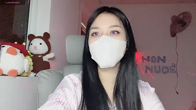 Snapshot of Tieu-May chatting on 07/02/26, 06:41 Tieu-May online show from 07/02/26, 06:41