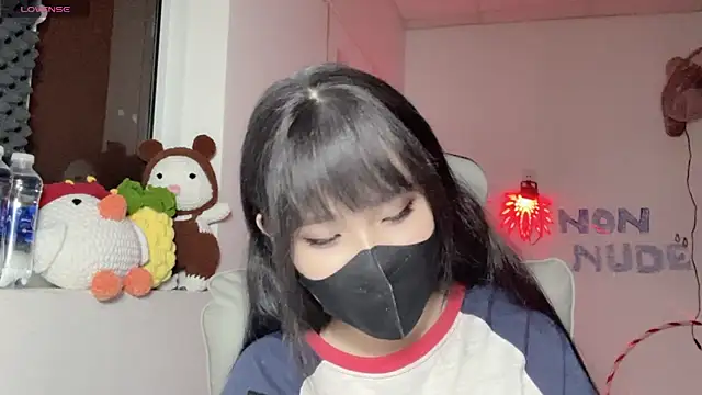 Snapshot of Tieu-May chatting on 07/04/26, 10:05 Tieu-May online show from 07/04/26, 10:05