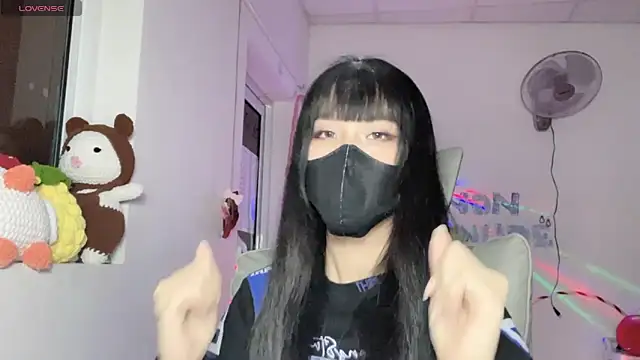 Snapshot of Tieu-May chatting on 07/16/26, 09:54 Tieu-May online show from 07/16/26, 09:54